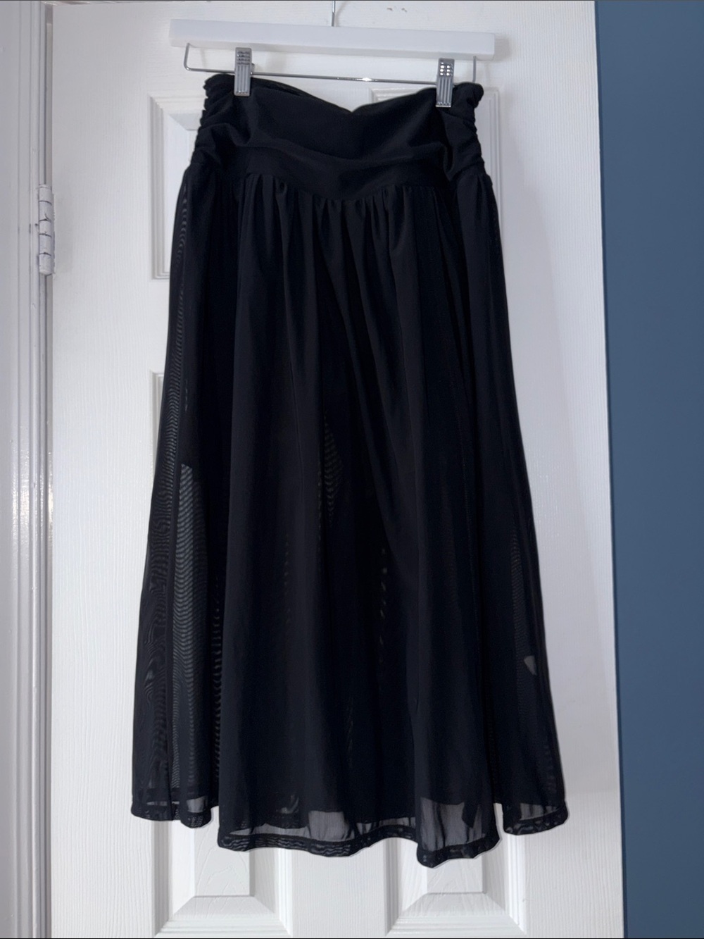 HALARA Black Maxi Skirt with Flowy A-Line Silhouette